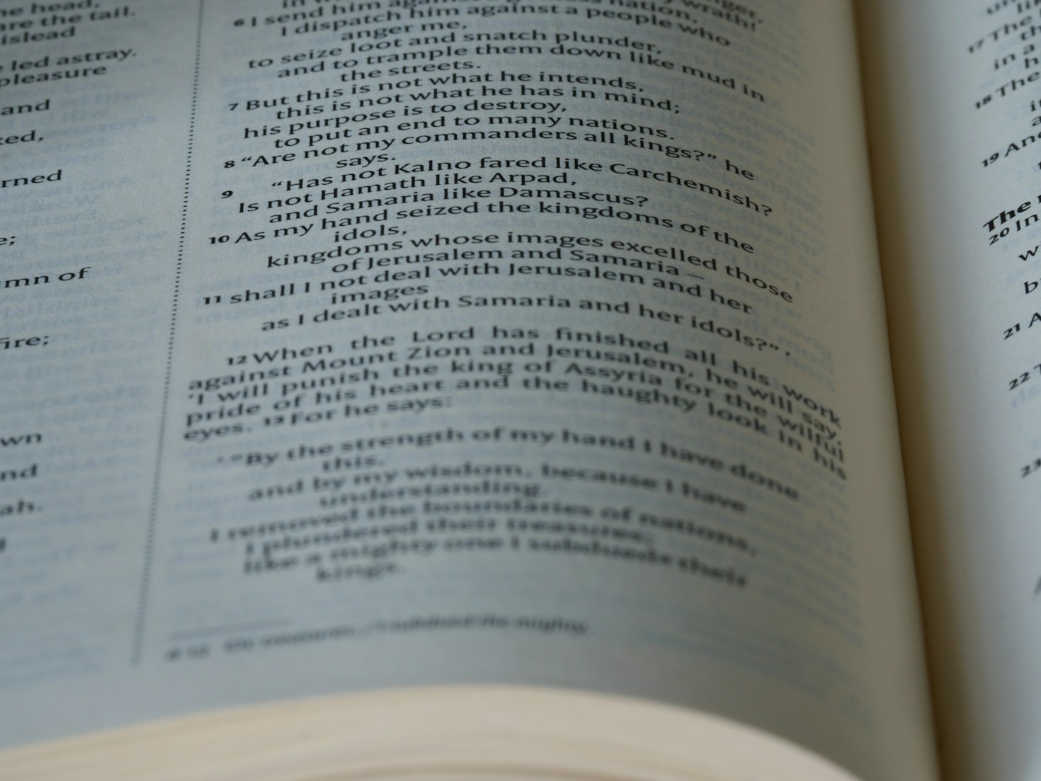 Why Reading Widely Improves Knowledge Retention